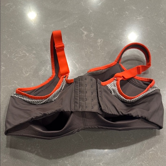 Curvy Couture Gray and Orange Sports Bra with Molded Cups - Picture 3 of 5